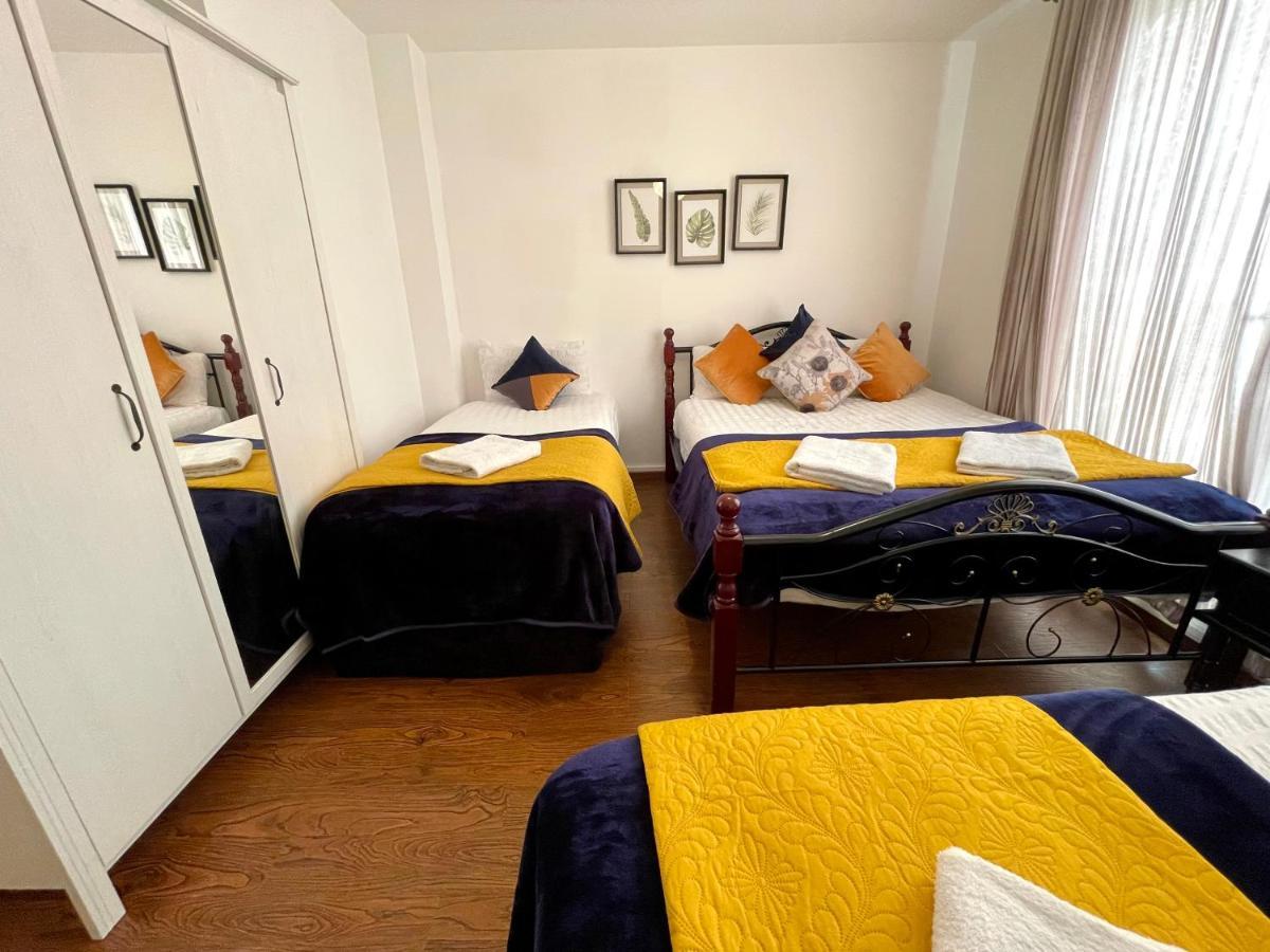 London Stratford Luxury House, 5 Minutes Walk Station, Westfield, 3 Bedrooms 3 Bathrooms, Reception, Garden, Parking Exterior photo